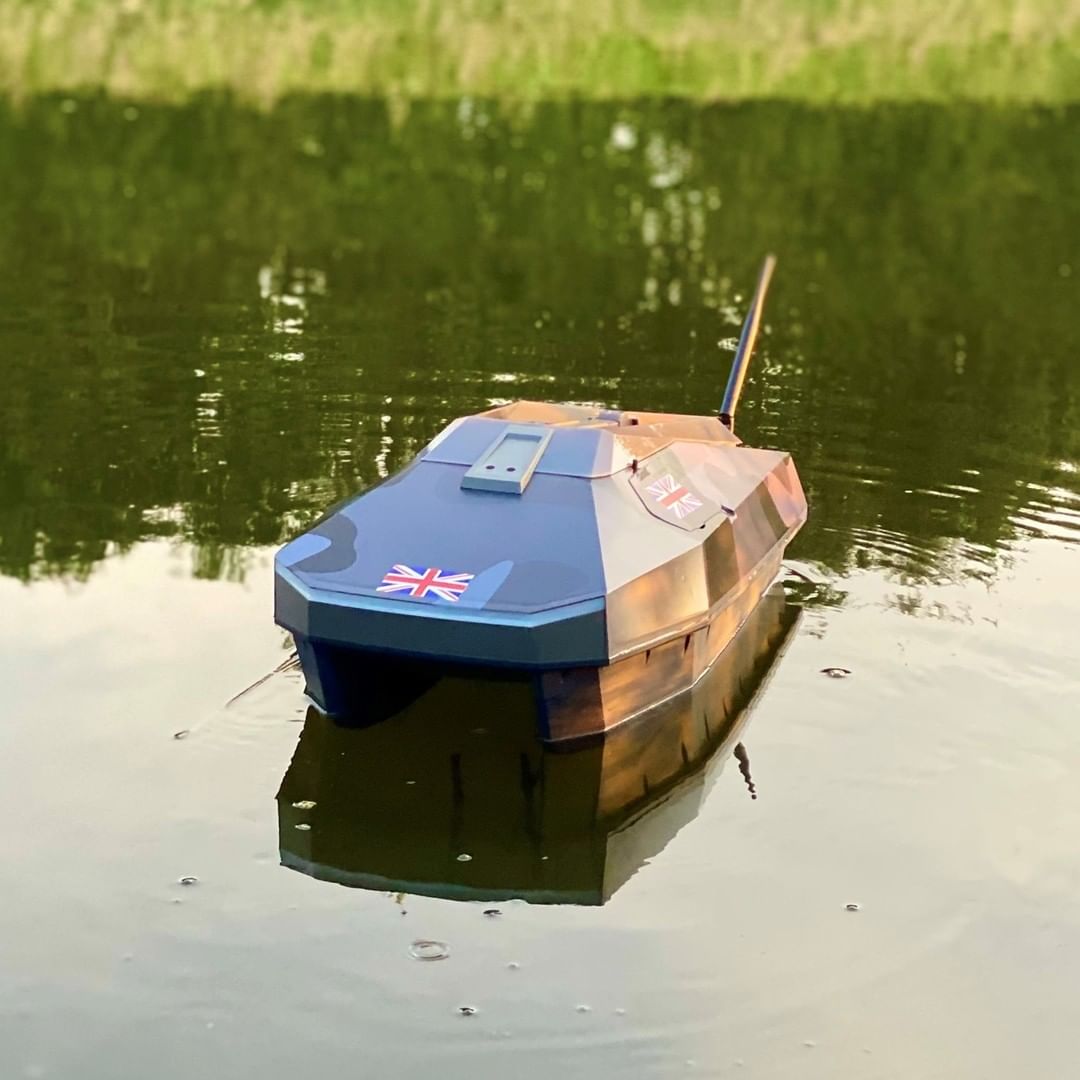 Comment obtenir différents modèles d'appâtage avec un bateau amorceur